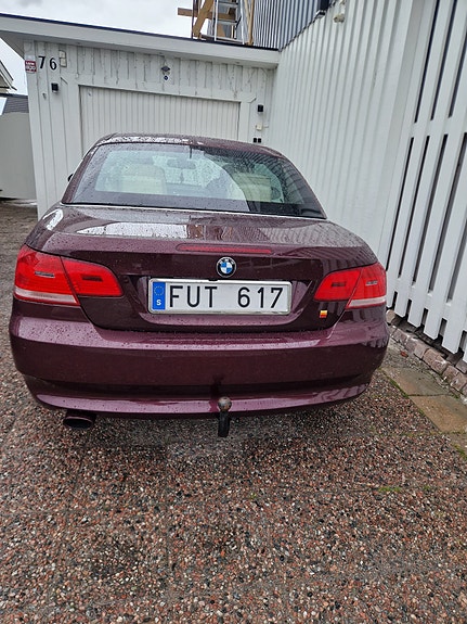 BMW 320i 14 of 14