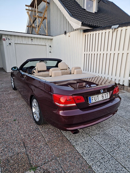 BMW 320i 12 of 14