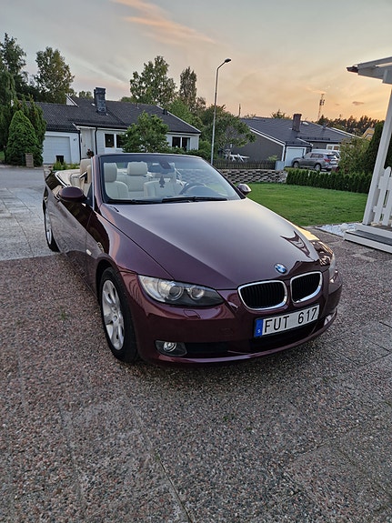BMW 320i 3 of 14