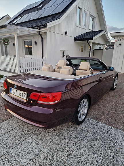 BMW 320i 4 of 14
