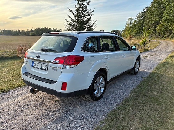 Subaru Outback 5 of 14
