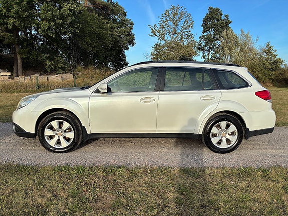Subaru Outback 7 of 14