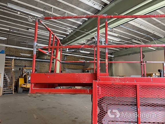 Saxlift SkyJack SJ-8841E 21 of 27