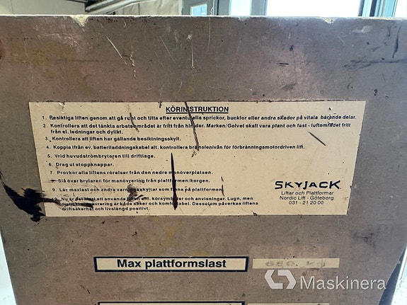 Saxlift SkyJack SJ-8841E 17 of 27