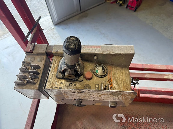 Saxlift SkyJack SJ-8841E 12 of 27