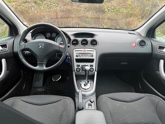 Peugeot 308 SW 5 of 6