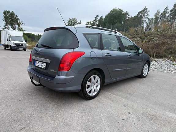 Peugeot 308 SW 3 of 6