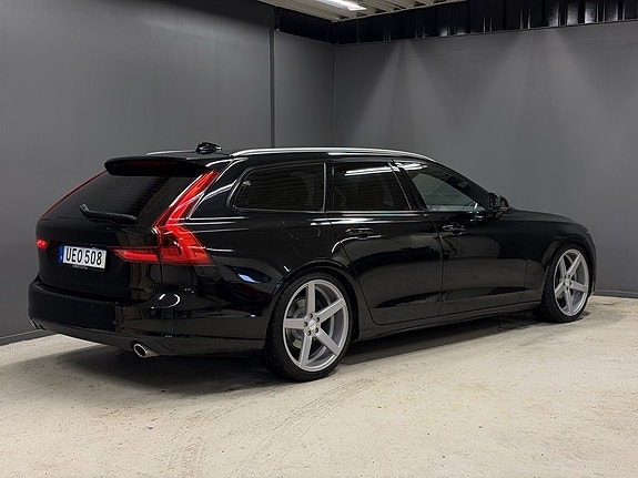 Volvo V90 4 of 14
