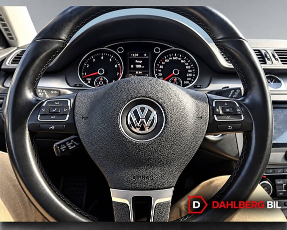 Volkswagen Passat 14 of 18