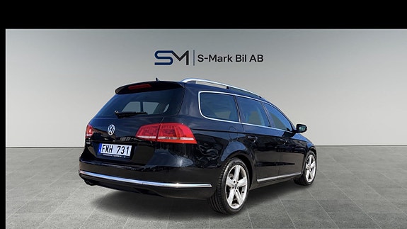 Volkswagen Passat 2 of 21