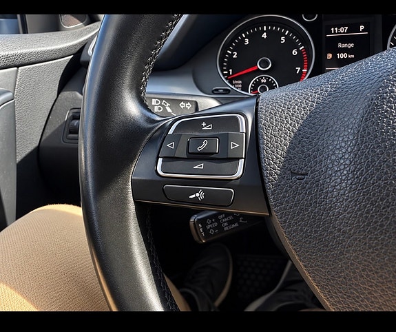 Volkswagen Passat 15 of 21