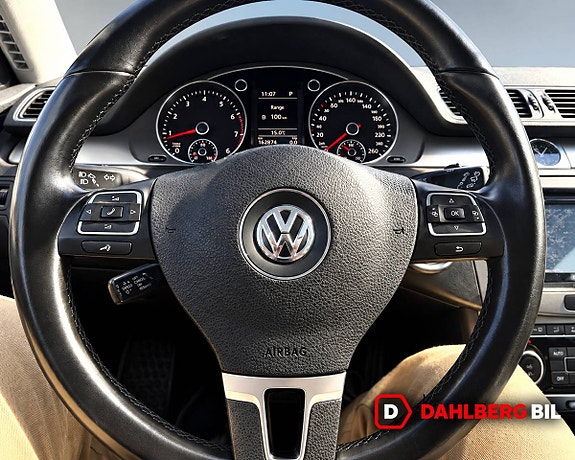 Volkswagen Passat 13 of 18