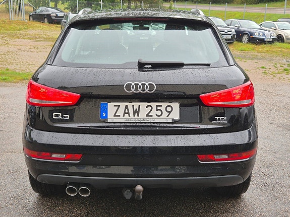 Audi Q3 2 of 27