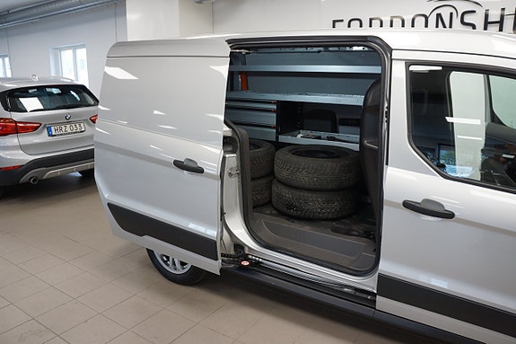 Ford Transit Connect 9 of 12