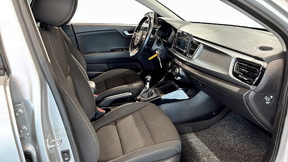 Kia Rio 3 of 9