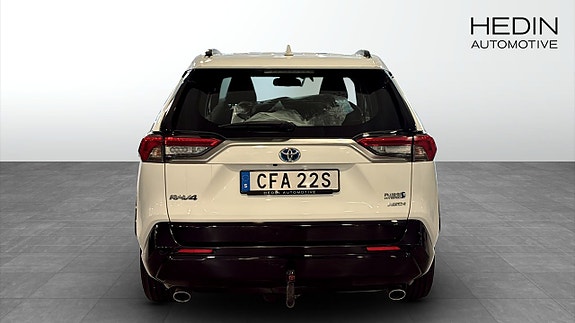 Toyota RAV4 7 of 17