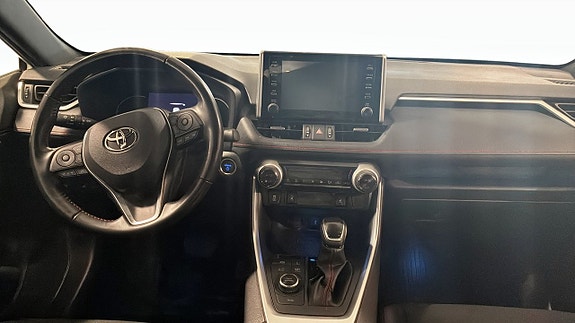 Toyota RAV4 4 of 17