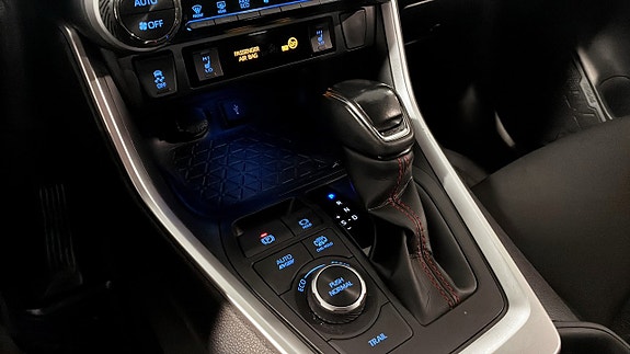 Toyota RAV4 14 of 17