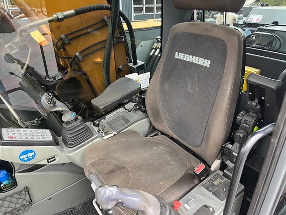 Liebherr A 918 Compact Litronic 8 of 12