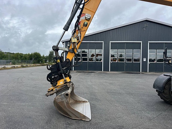 Liebherr A 918 Compact Litronic 6 of 12