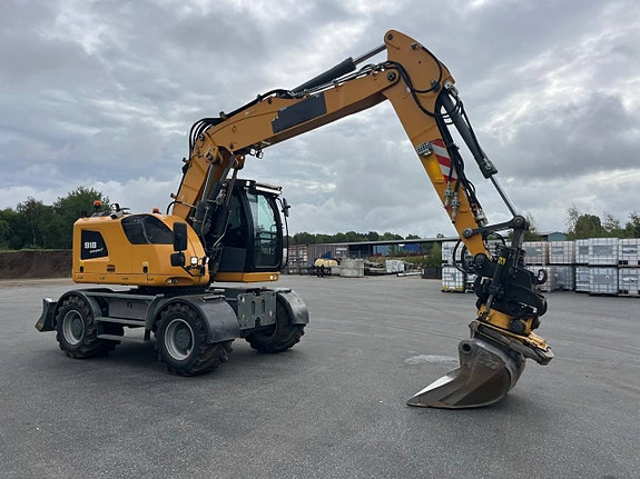Liebherr A 918 Compact Litronic 2 of 12