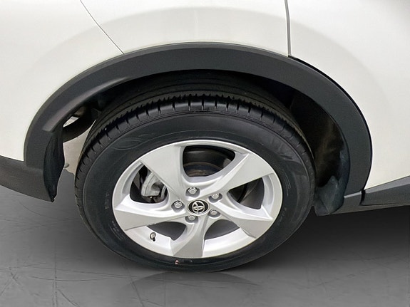 Toyota C-HR 30 of 30