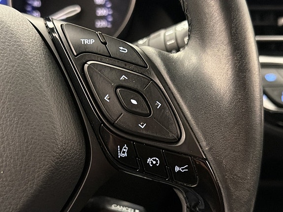 Toyota C-HR 18 of 30