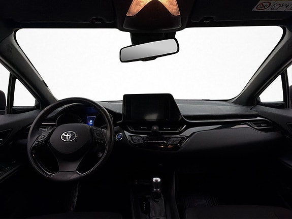 Toyota C-HR 12 of 30