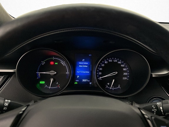 Toyota C-HR 16 of 30