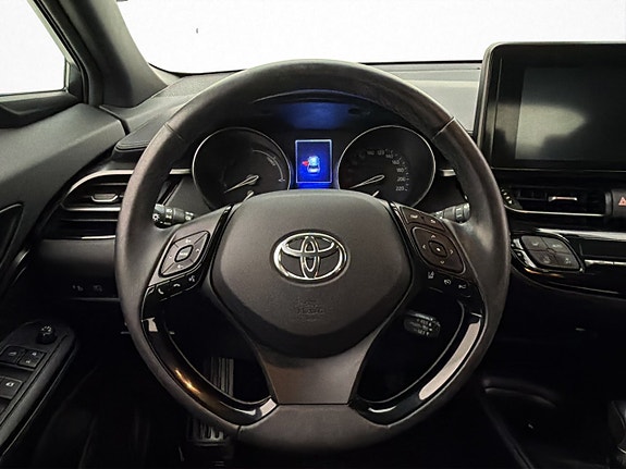 Toyota C-HR 13 of 30