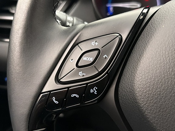Toyota C-HR 14 of 30