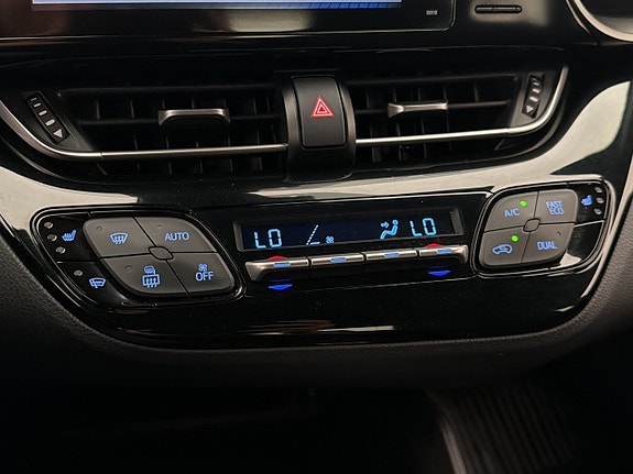 Toyota C-HR 22 of 30