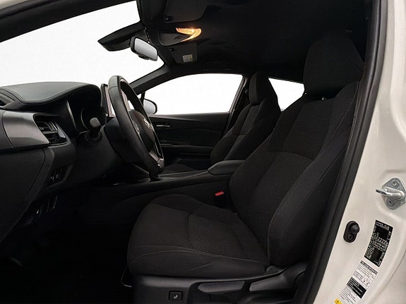 Toyota C-HR 11 of 30