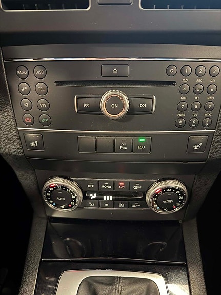 Mercedes-Benz GLK350 d 21 of 24