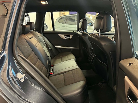 Mercedes-Benz GLK350 d 15 of 24