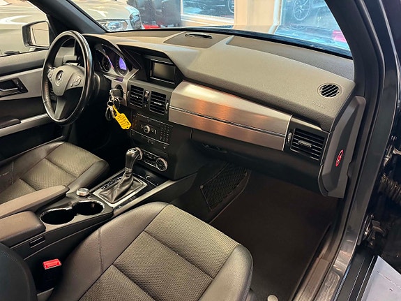 Mercedes-Benz GLK350 d 13 of 24