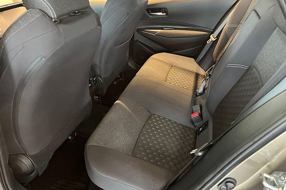 Toyota Corolla 13 of 21
