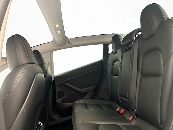 Tesla Model 3 24 of 29