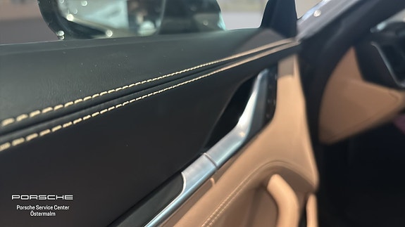 Porsche 911 Targa 4 GTS 17 of 17