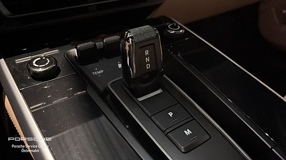 Porsche 911 Targa 4 GTS 15 of 17