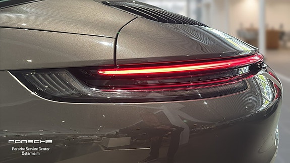 Porsche 911 Targa 4 GTS 10 of 17