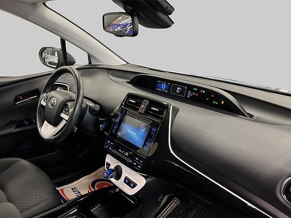 Toyota Prius 10 of 22