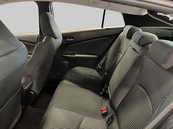 Toyota Prius 11 of 22