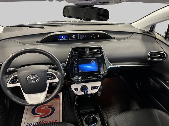 Toyota Prius 12 of 22