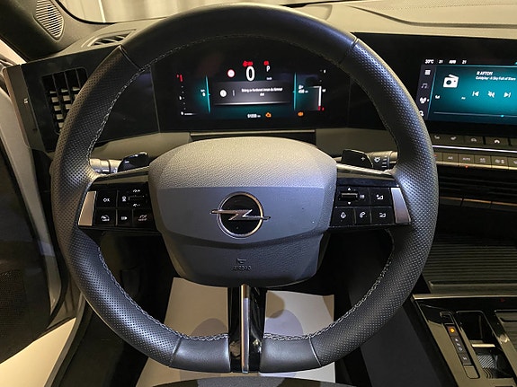 Opel Astra 18 of 21