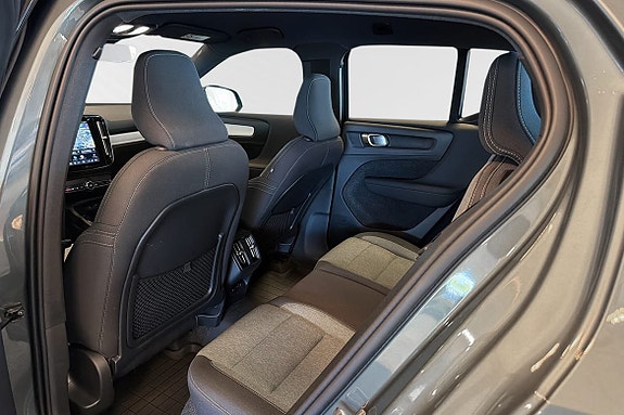 Volvo XC40 8 of 21