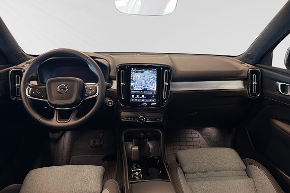 Volvo XC40 9 of 21