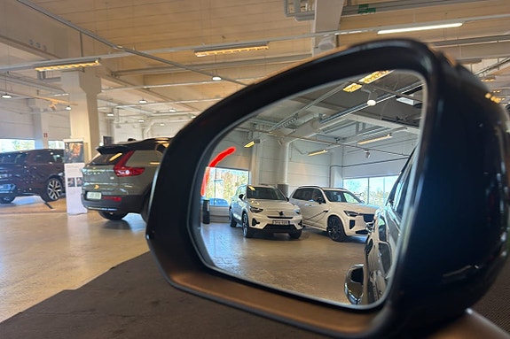 Volvo XC40 21 of 21