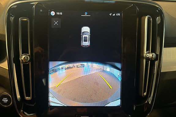 Volvo XC40 18 of 21