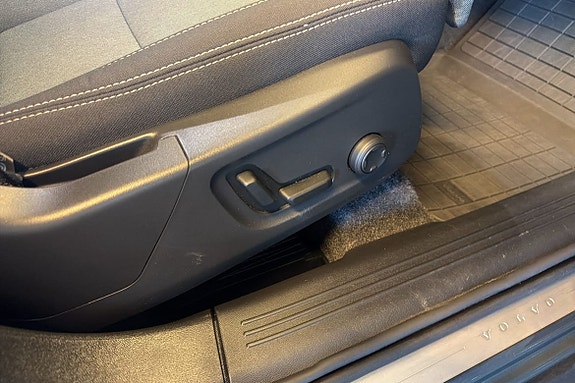 Volvo XC40 15 of 21